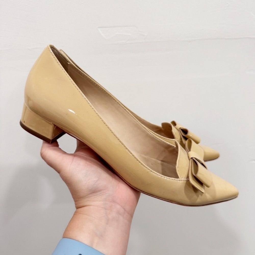 Kate Spade Patent Leather Bow Accent Pointed Toe Nude Size 7.5 Shoe